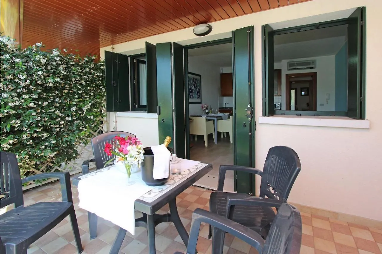 קוואלינו-טראפורטי Eurobeach Residence 3*,  איטליה