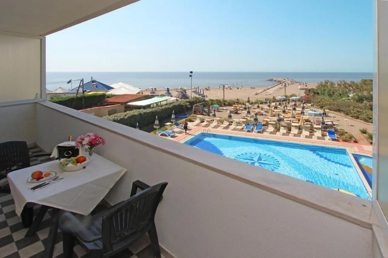 *** מלון דירות קוואלינו-טראפורטי Eurobeach Residence איטליה
