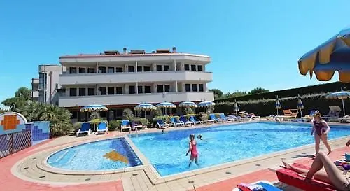 קוואלינו-טראפורטי Eurobeach Residence 3*,  איטליה
